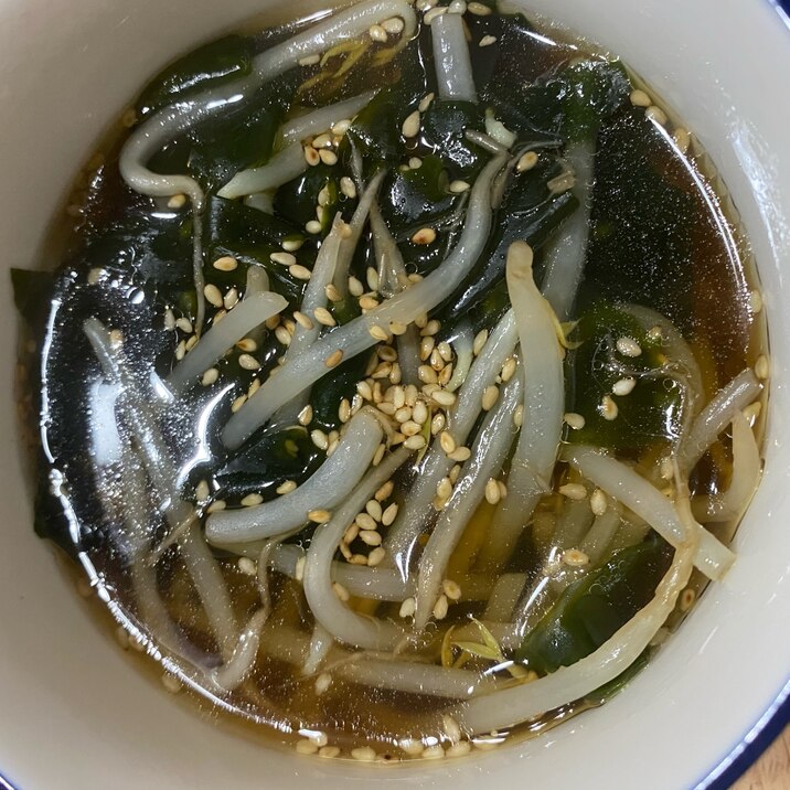 ごま油香る！もやしとわかめのスープ